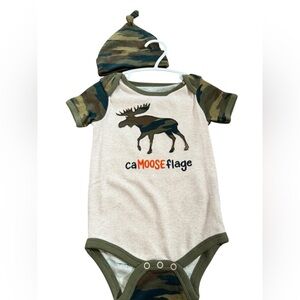 NWTS Hatley Little BLue House Camo/Moose Baby Onesie with Hat, sz 6-12m